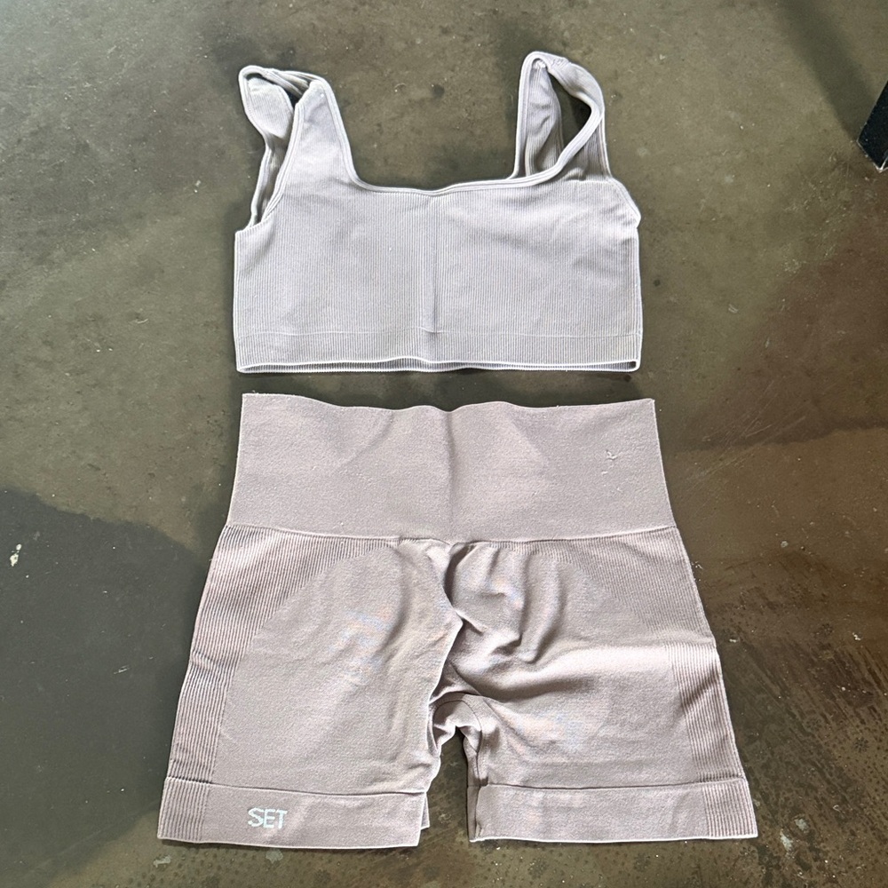 Set Active Matching Set - Picture 2 of 3